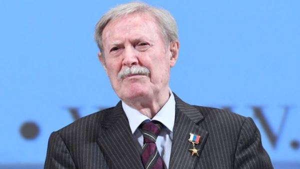 Актер Соломин высказался о скандале с увольнениями в Театре Ермоловой