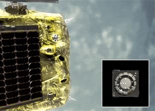 Компания Astroscale испытала технологию магнитного захвата спутника спутником