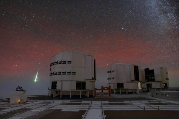 Метеор над VLT